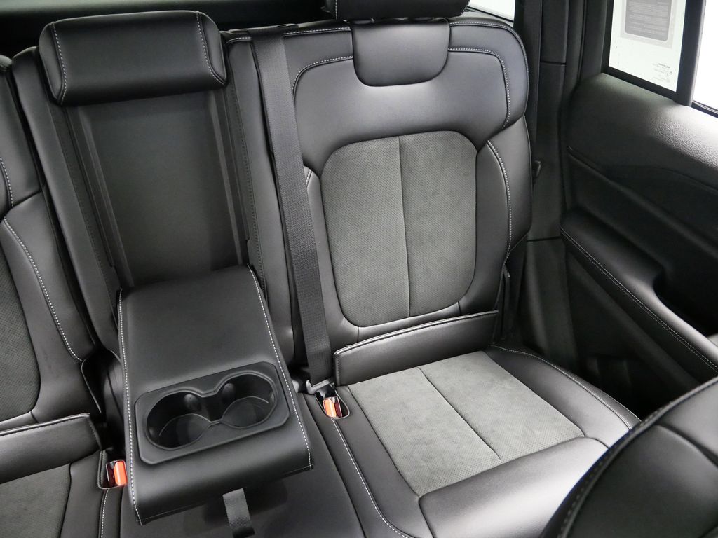 Thumbnail: 2025 Jeep Grand Cherokee - 23