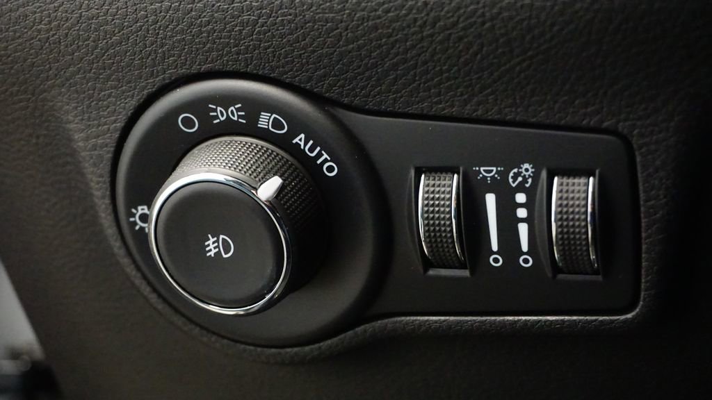 Thumbnail: 2022 Jeep Compass - 25