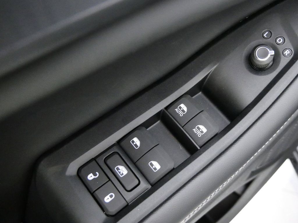 Thumbnail: 2024 Jeep Grand Cherokee - 35