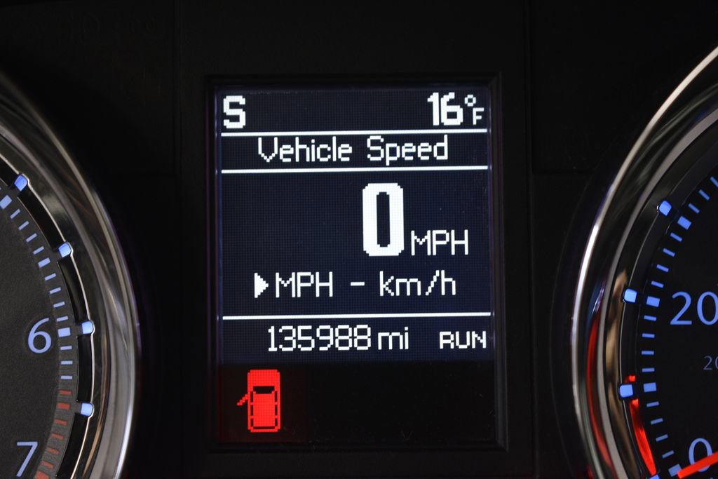 Thumbnail: 2014 Chrysler Town & Country - 40