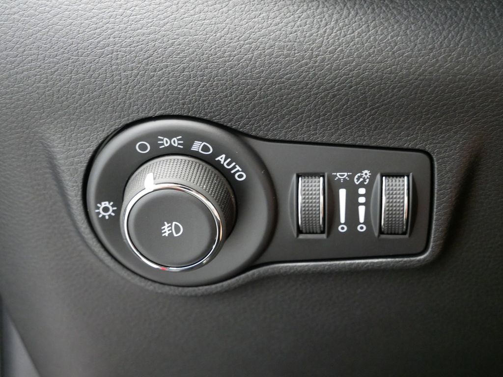 Thumbnail: 2025 Jeep Compass - 21