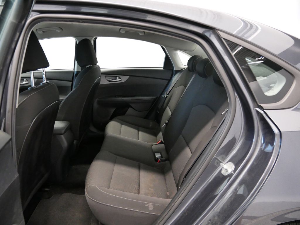 Thumbnail: 2021 Kia Forte - 19