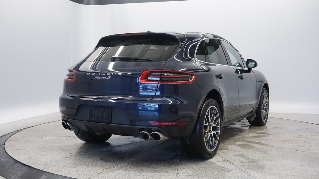 Thumbnail: 2017 Porsche Macan - 6