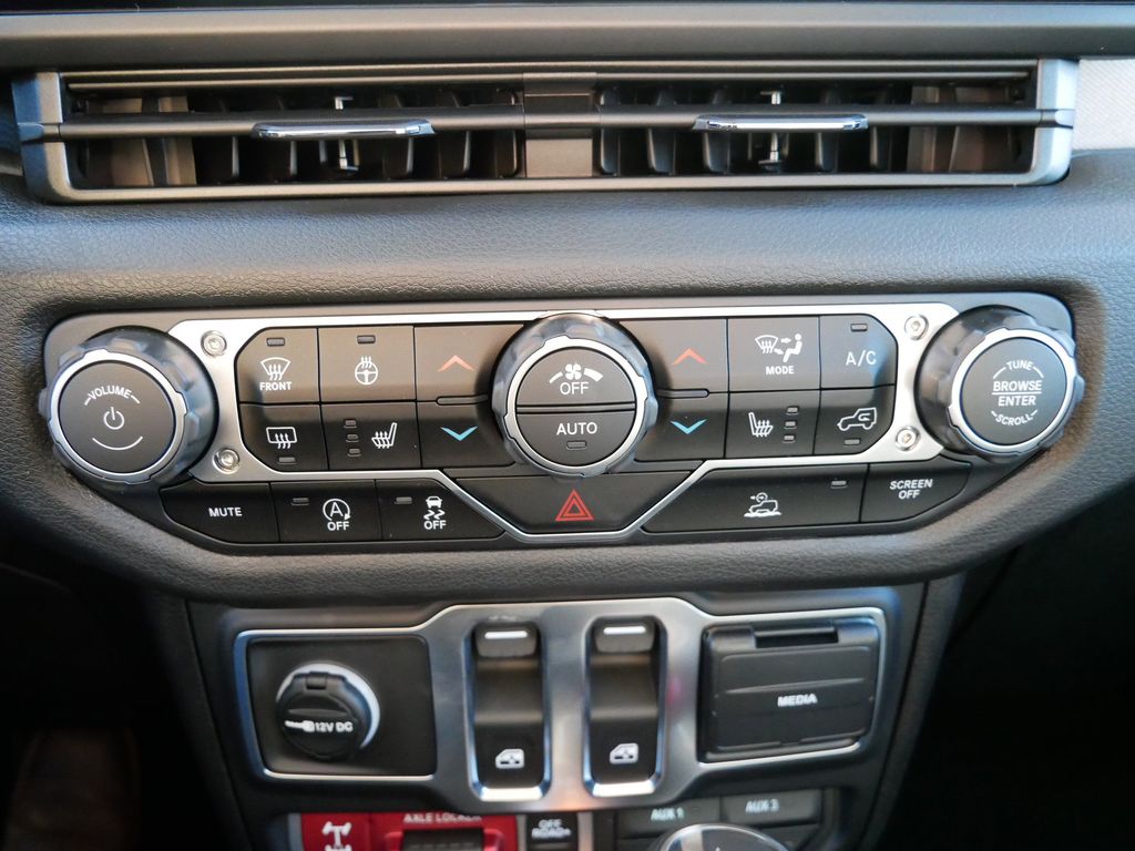 Thumbnail: 2026 Jeep Wrangler - 41