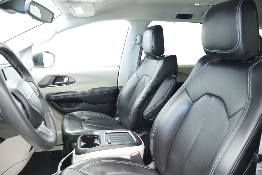 Thumbnail: 2023 Chrysler Pacifica - 28
