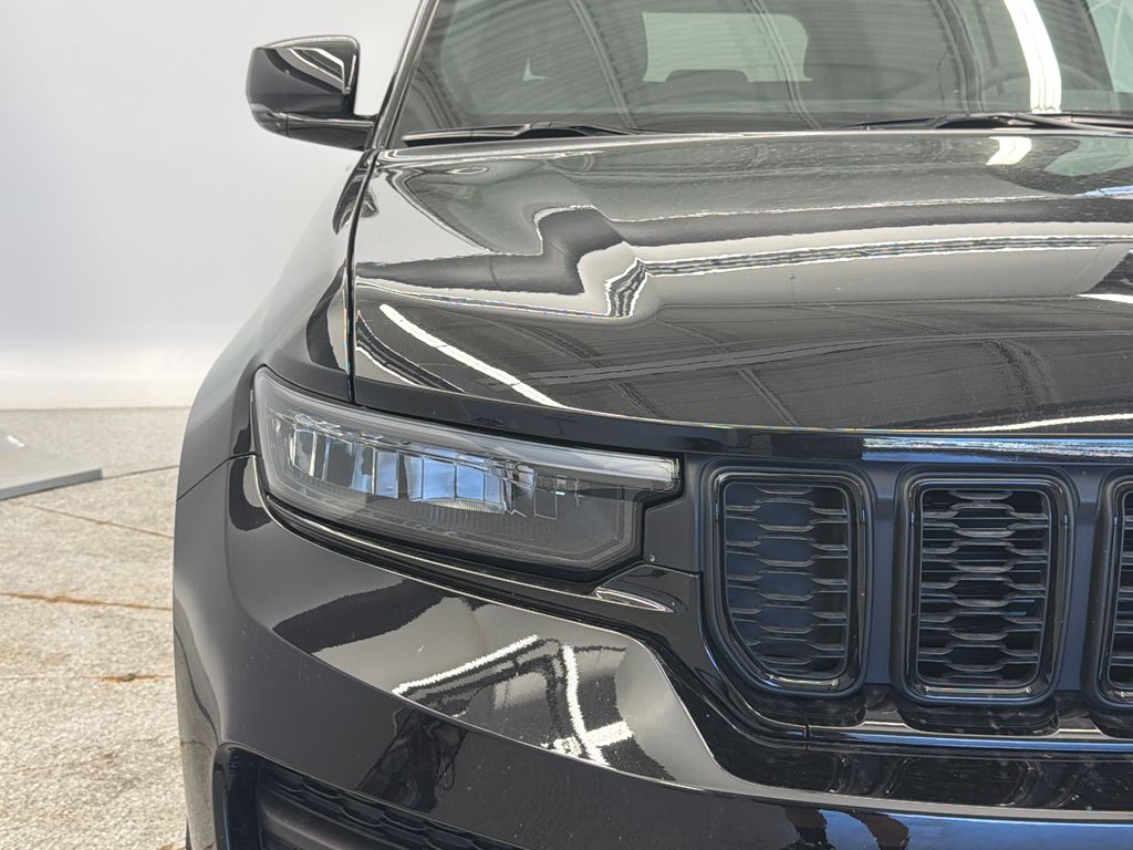 Thumbnail: 2024 Jeep Grand Cherokee - 4