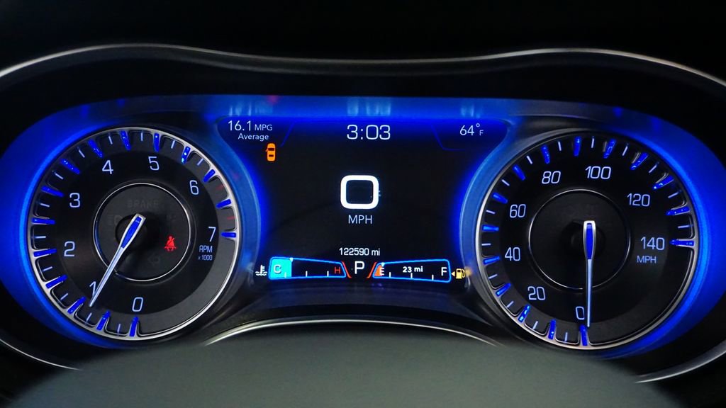 Thumbnail: 2019 Chrysler 300 - 33