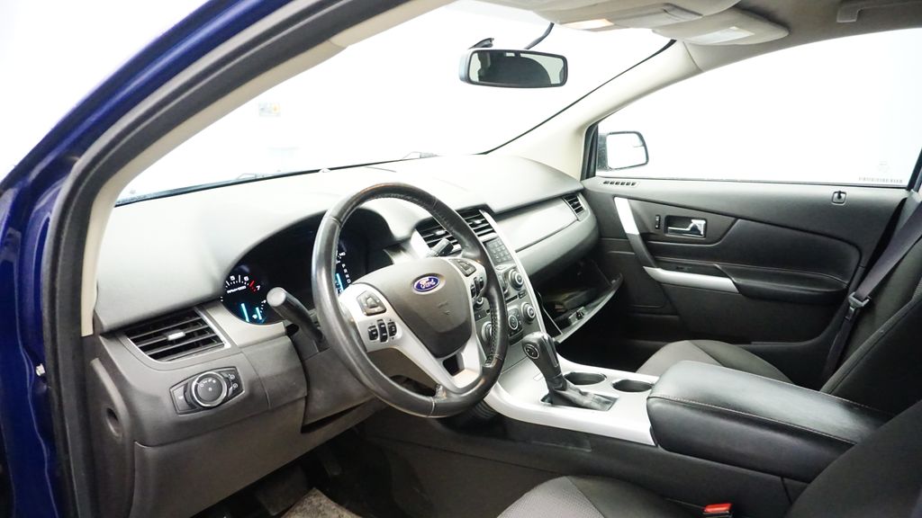 Thumbnail: 2013 Ford Edge - 20