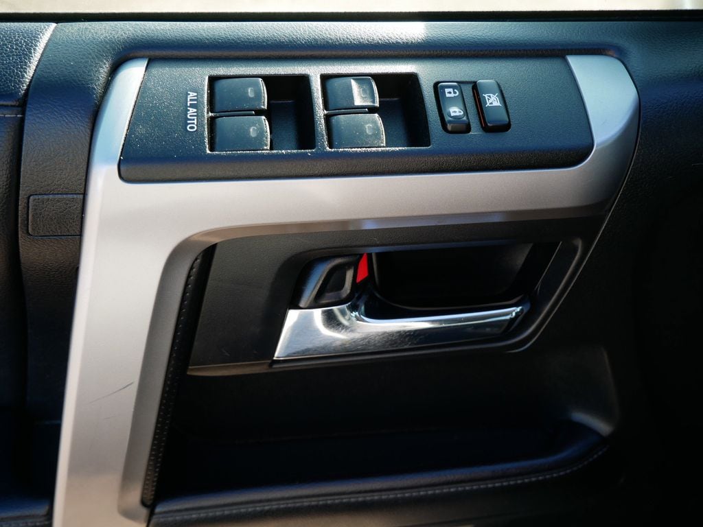 Thumbnail: 2022 Toyota 4Runner - 17