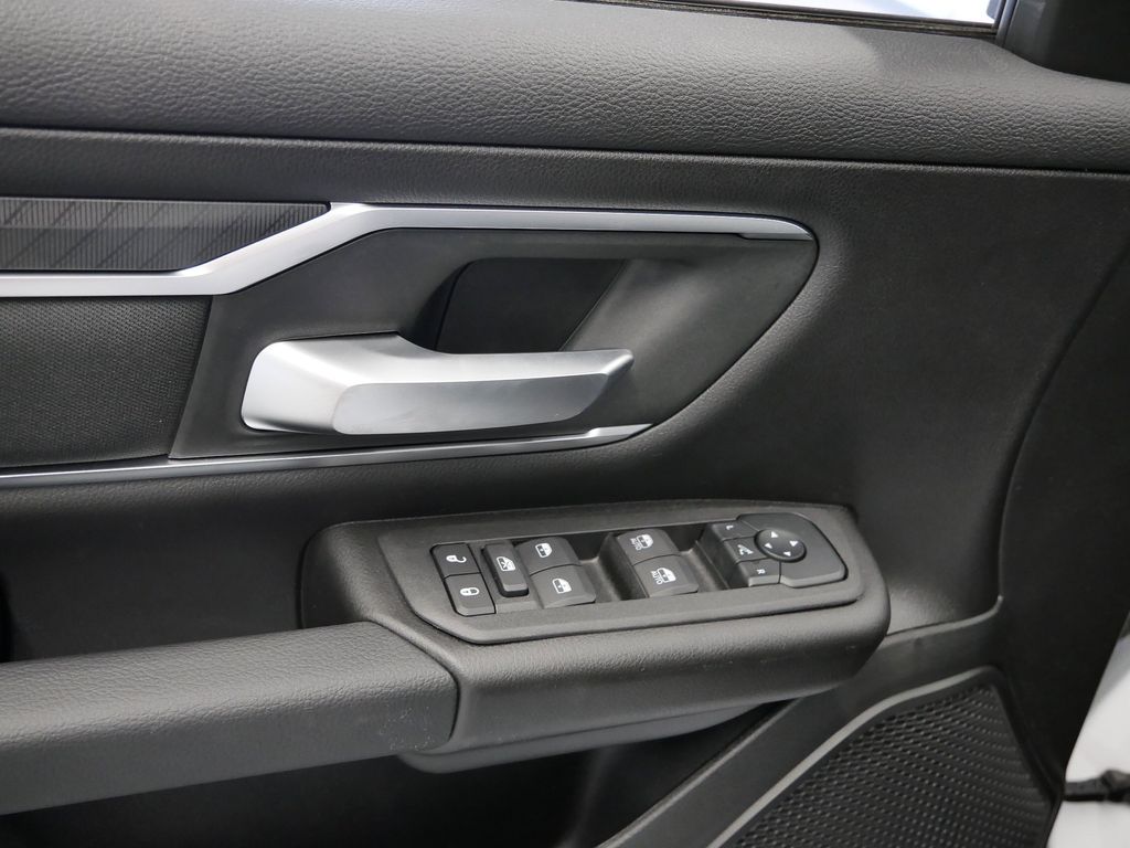 Thumbnail: 2026 RAM 1500 - 6