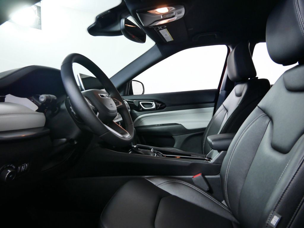 Thumbnail: 2025 Jeep Compass - 33