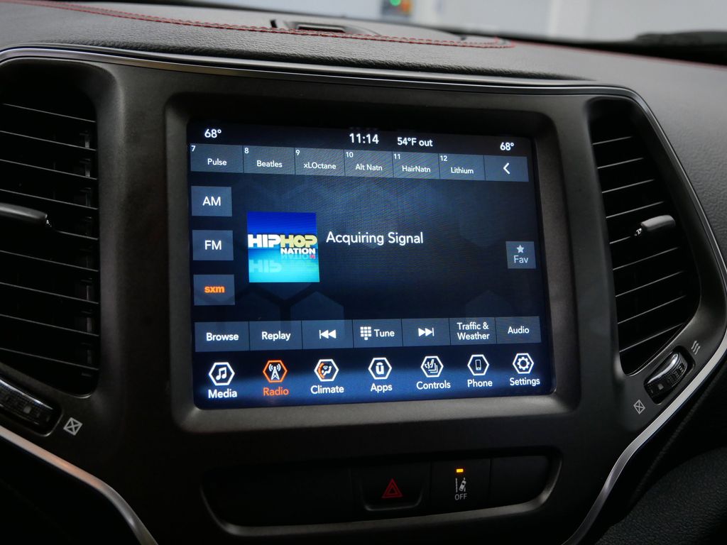 Thumbnail: 2022 Jeep Cherokee - 30