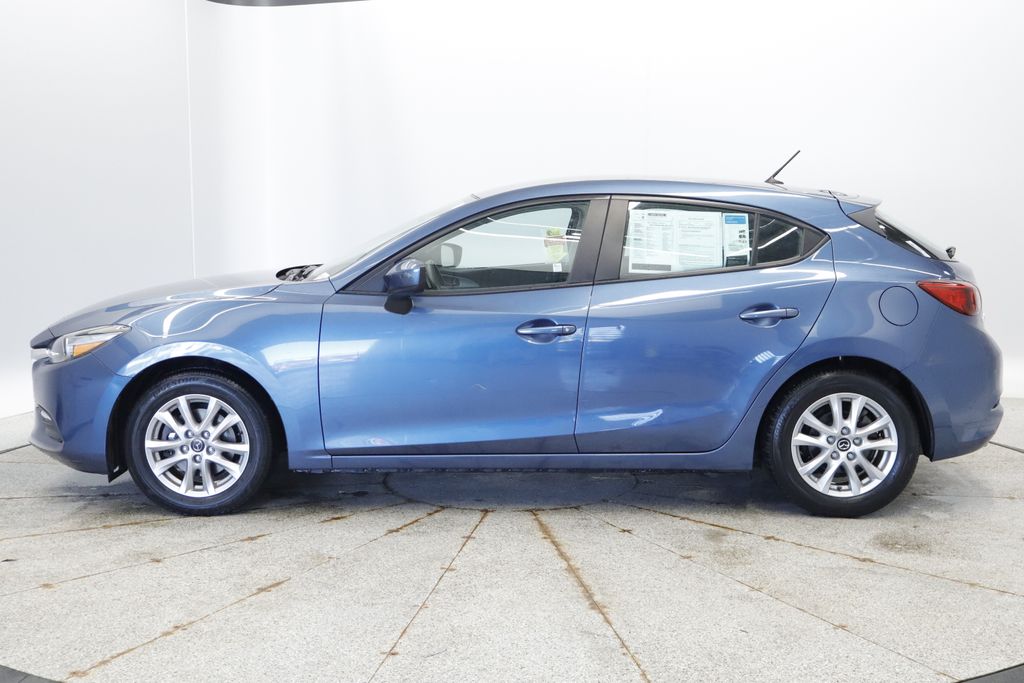 Thumbnail: 2017 Mazda Mazda3 - 2