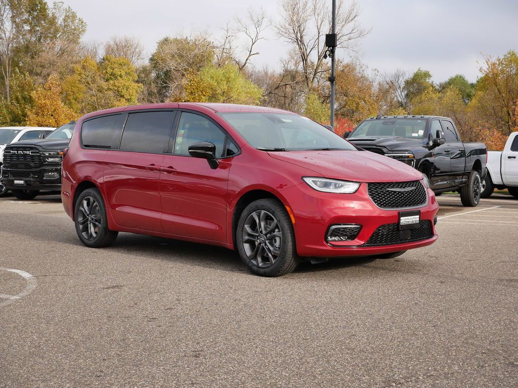 Thumbnail: 2026 Chrysler Pacifica - 48