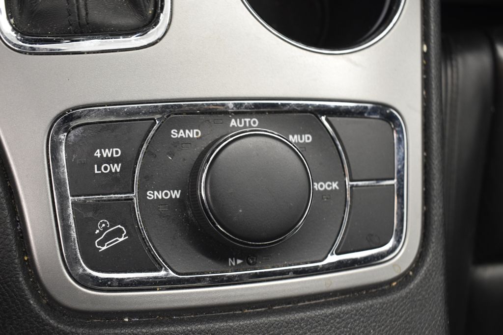 Thumbnail: 2020 Jeep Grand Cherokee - 23