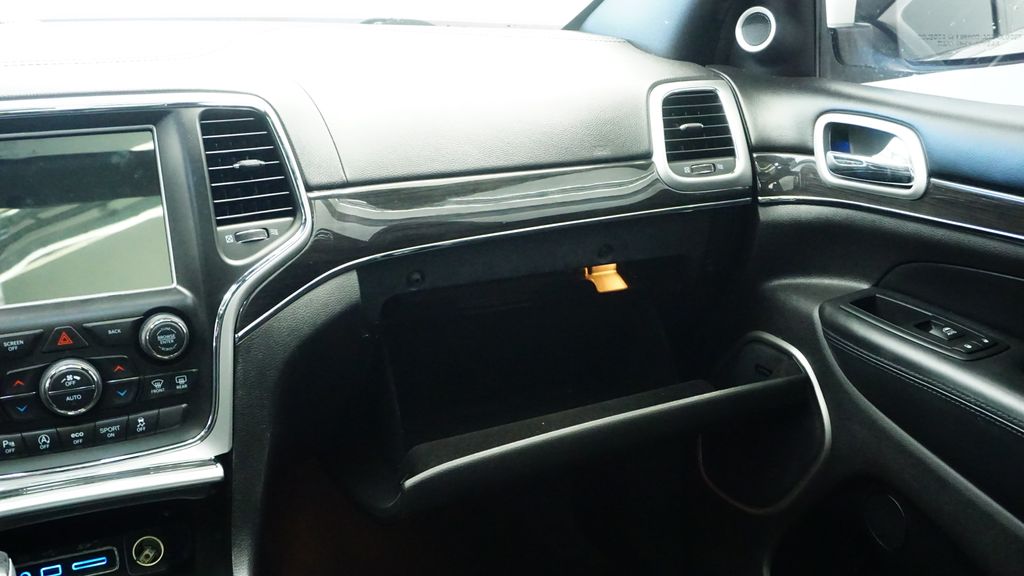 Thumbnail: 2016 Jeep Grand Cherokee - 26