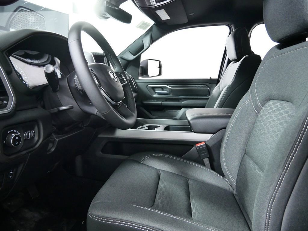 Thumbnail: 2025 RAM 1500 - 33