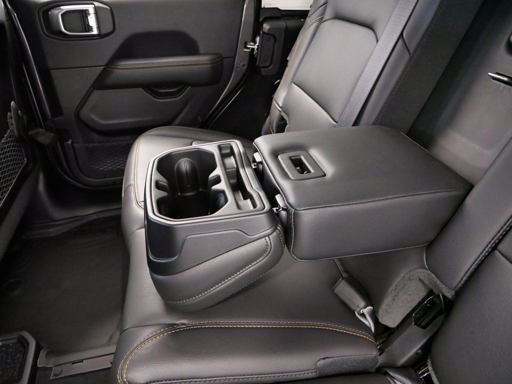 Thumbnail: 2025 Jeep Wrangler - 9