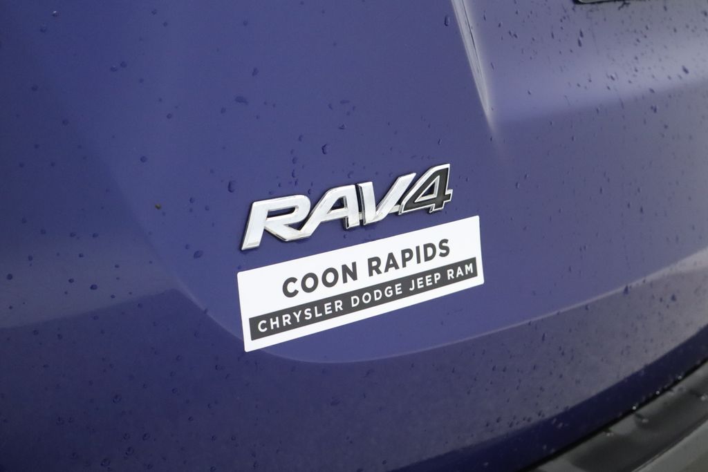Thumbnail: 2015 Toyota RAV4 - 16
