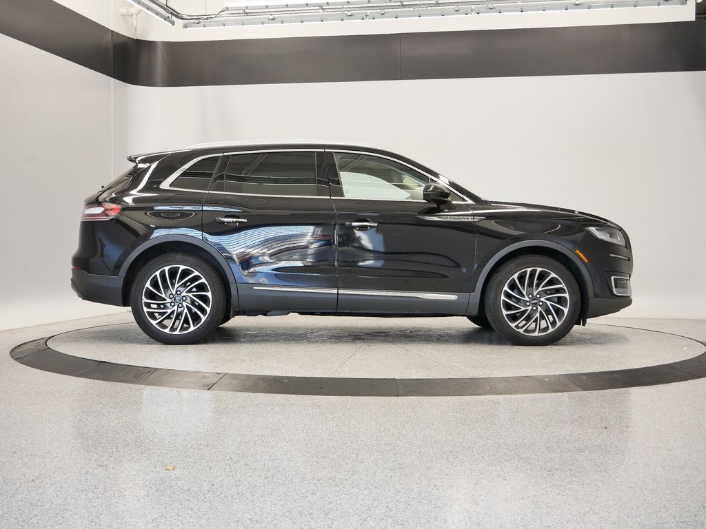 Thumbnail: 2019 Lincoln Nautilus - 8