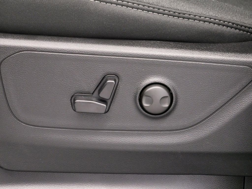 Thumbnail: 2026 RAM 1500 - 21