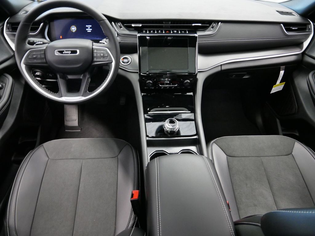 Thumbnail: 2025 Jeep Grand Cherokee L - 17