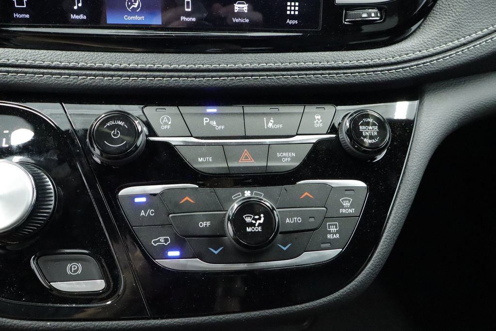Thumbnail: 2026 Chrysler Pacifica - 30