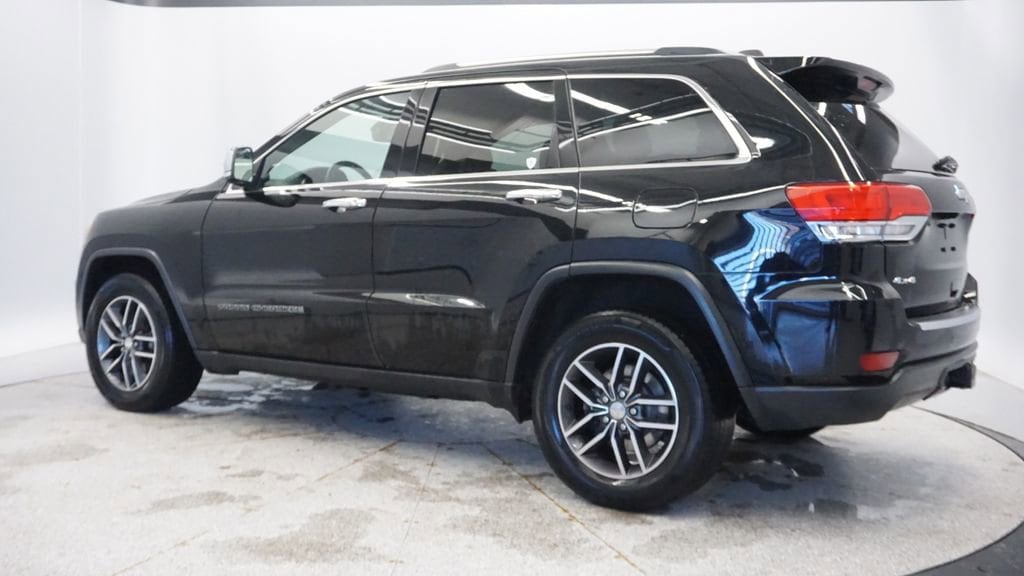 Thumbnail: 2017 Jeep Grand Cherokee - 3