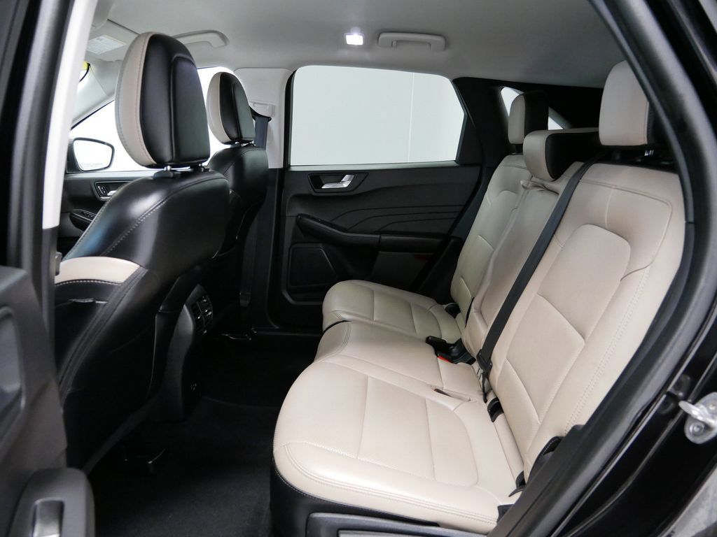 Thumbnail: 2021 Ford Escape - 9