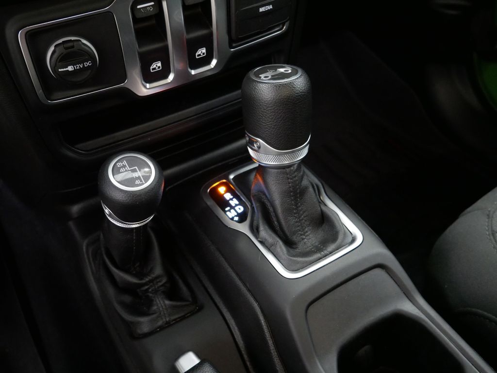 Thumbnail: 2019 Jeep Wrangler - 26