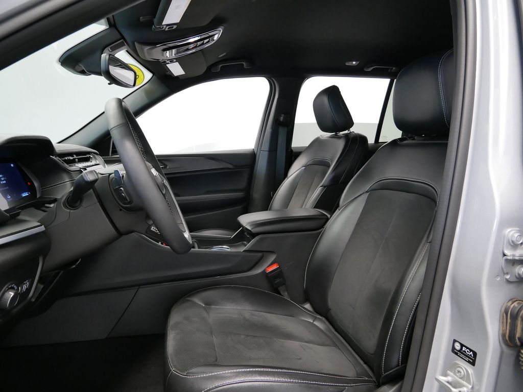 Thumbnail: 2024 Jeep Grand Cherokee - 3