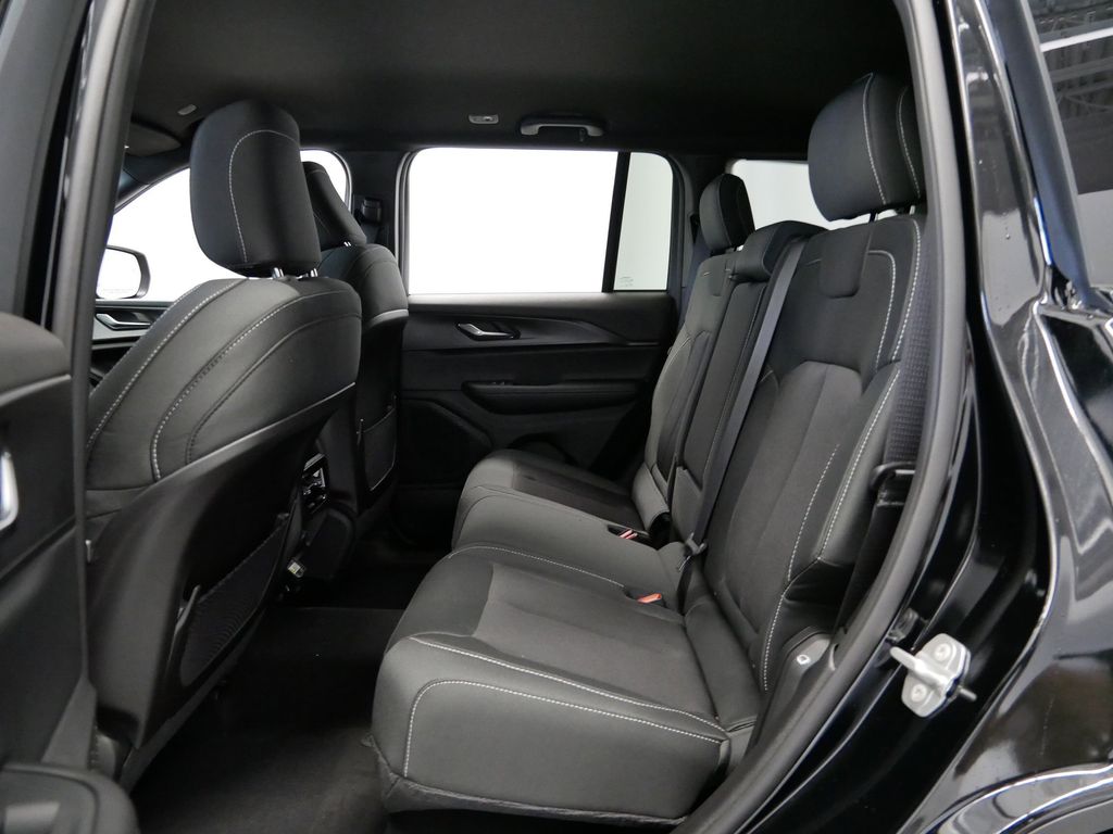 Thumbnail: 2025 Jeep Grand Cherokee - 9