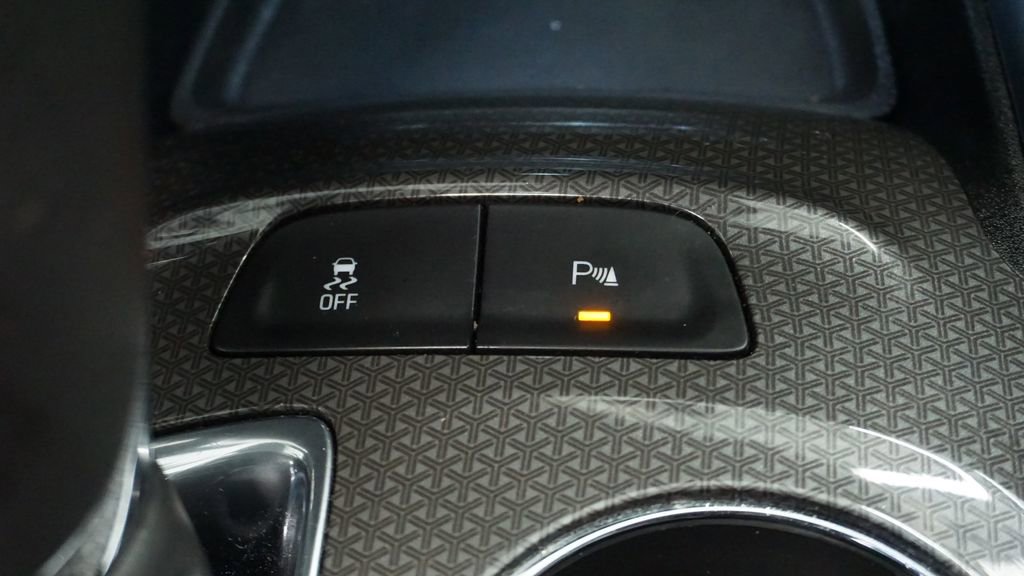 Thumbnail: 2019 Chevrolet Malibu - 30