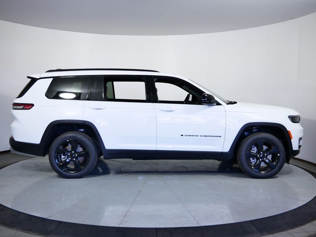 Thumbnail: 2025 Jeep Grand Cherokee L - 8