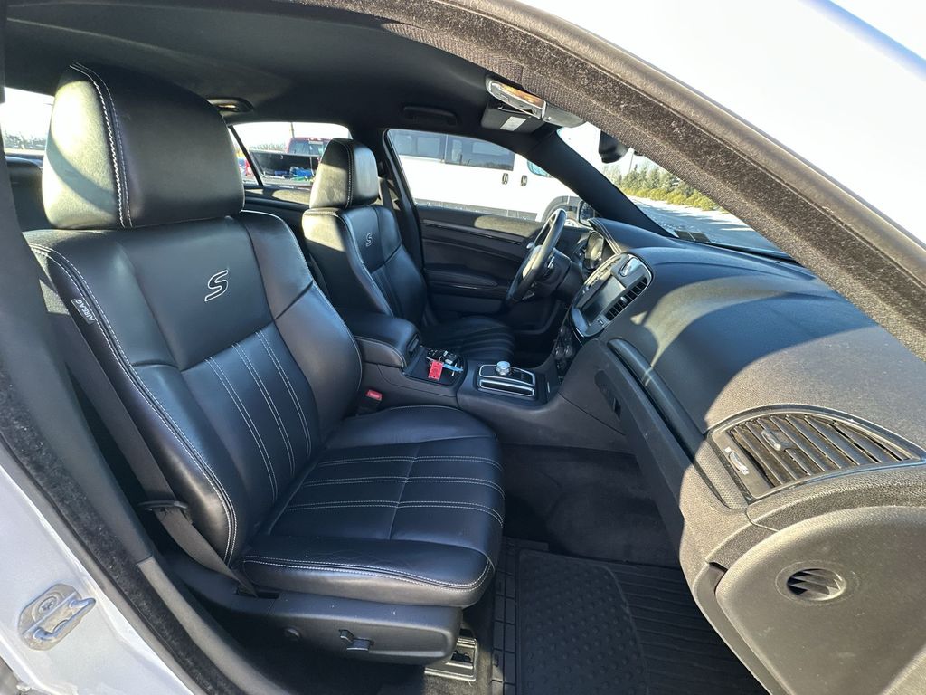 Thumbnail: 2016 Chrysler 300 - 23