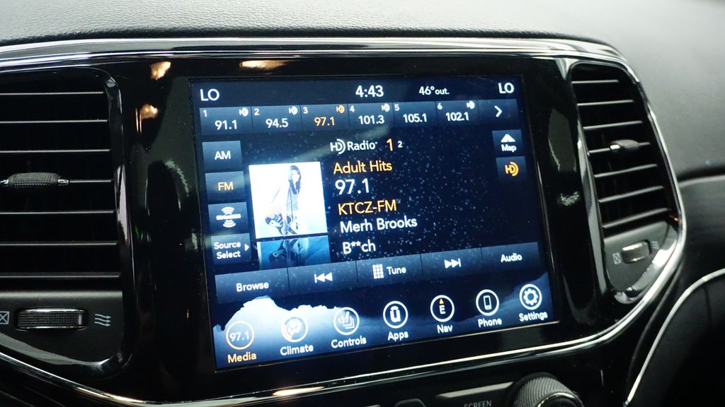 Thumbnail: 2021 Jeep Grand Cherokee - 35