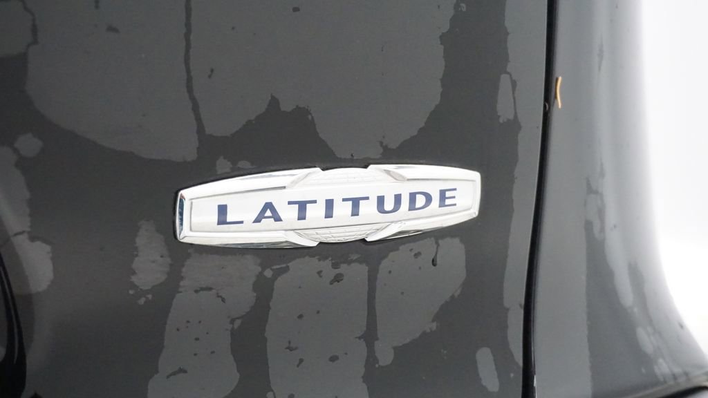 Thumbnail: 2019 Jeep Cherokee - 18