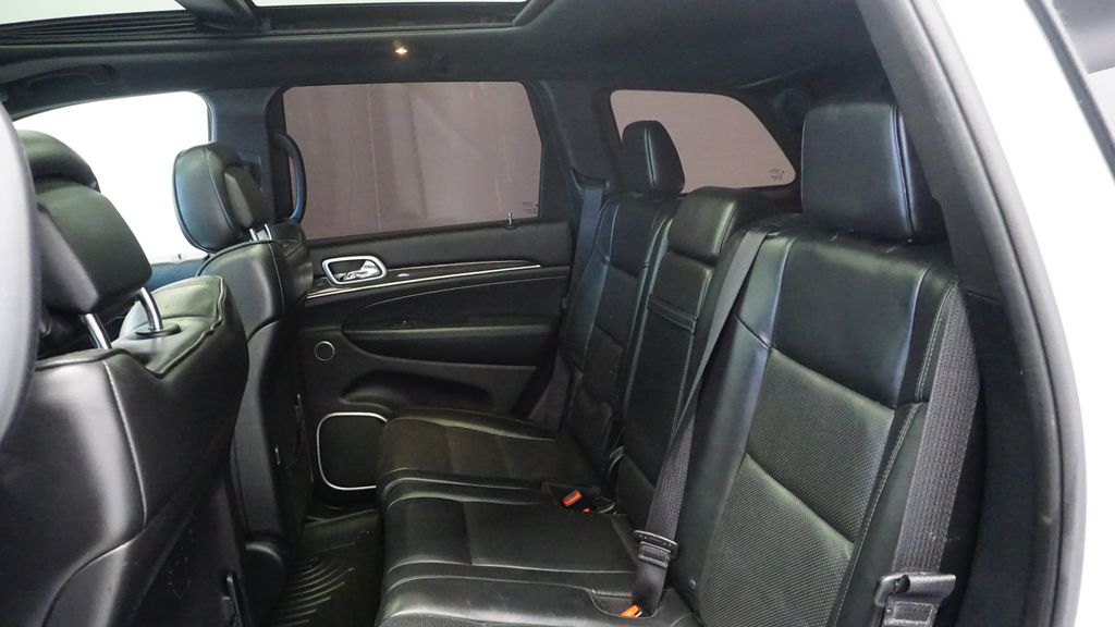 Thumbnail: 2016 Jeep Grand Cherokee - 23