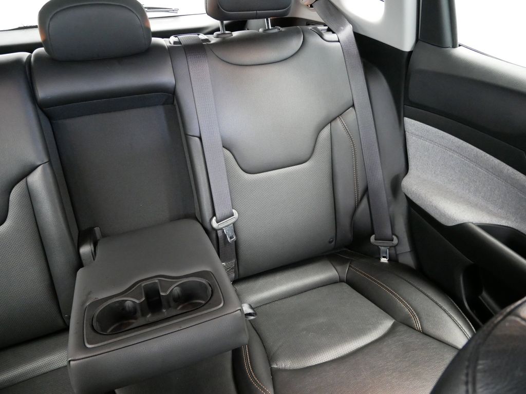 Thumbnail: 2022 Jeep Compass - 24