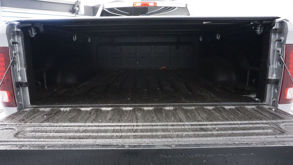 Thumbnail: 2022 RAM 1500 Classic - 17