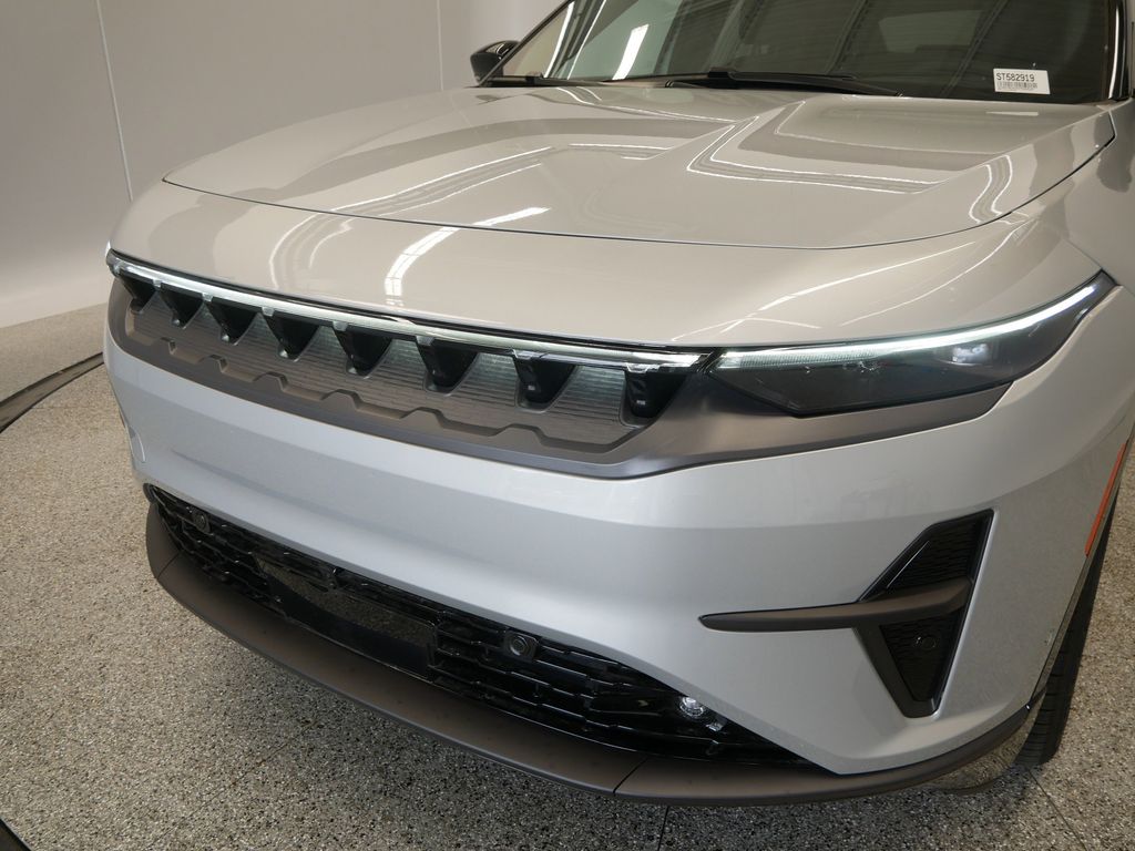 Thumbnail: 2025 Jeep Wagoneer S - 15