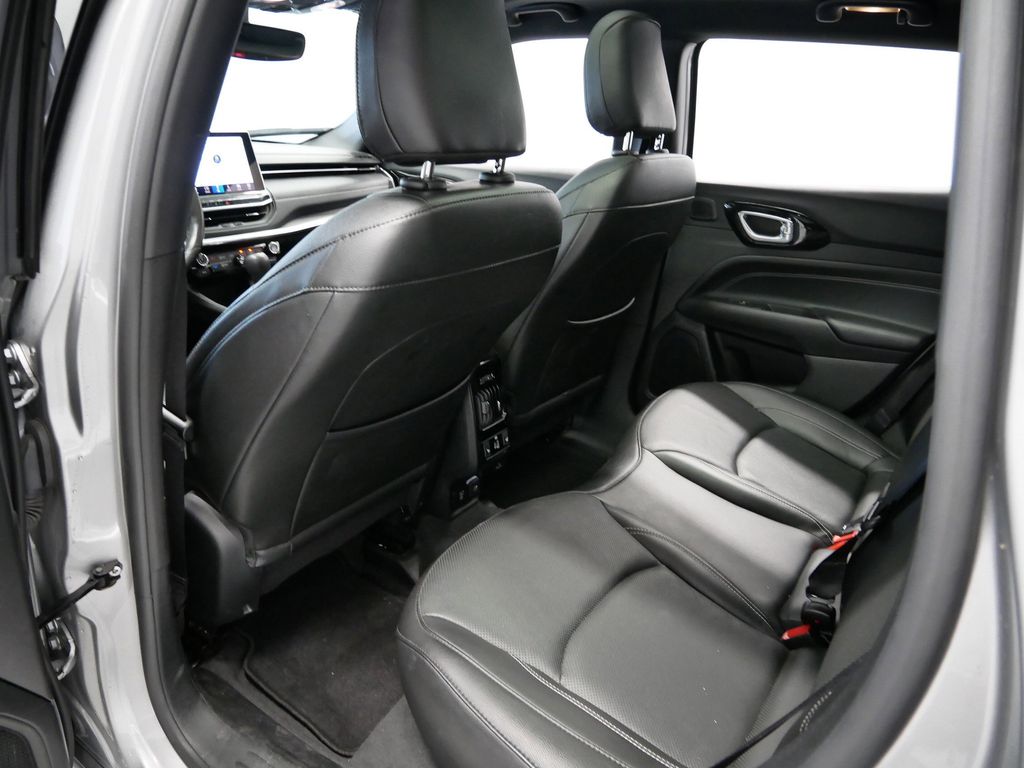Thumbnail: 2022 Jeep Compass - 25