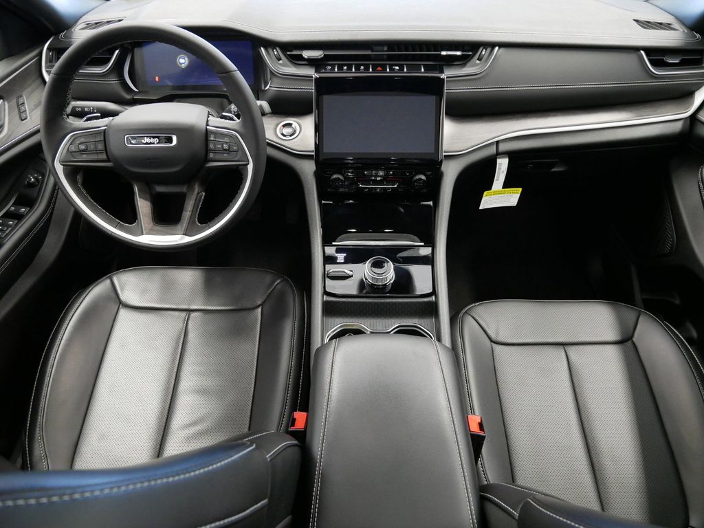 Thumbnail: 2025 Jeep Grand Cherokee L - 32