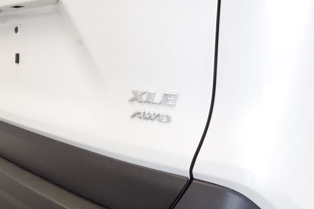 Thumbnail: 2025 Toyota RAV4 - 8