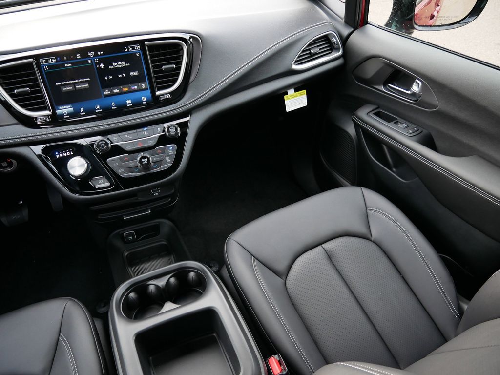 Thumbnail: 2026 Chrysler Pacifica - 15