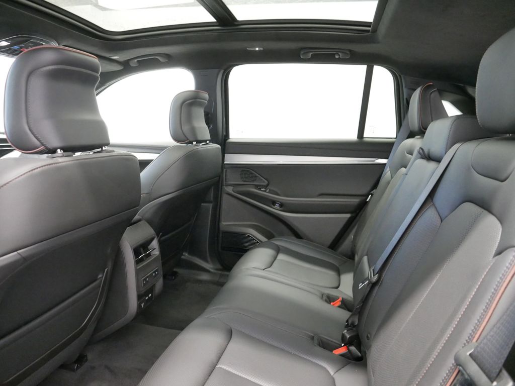 Thumbnail: 2024 Jeep Wagoneer S - 30