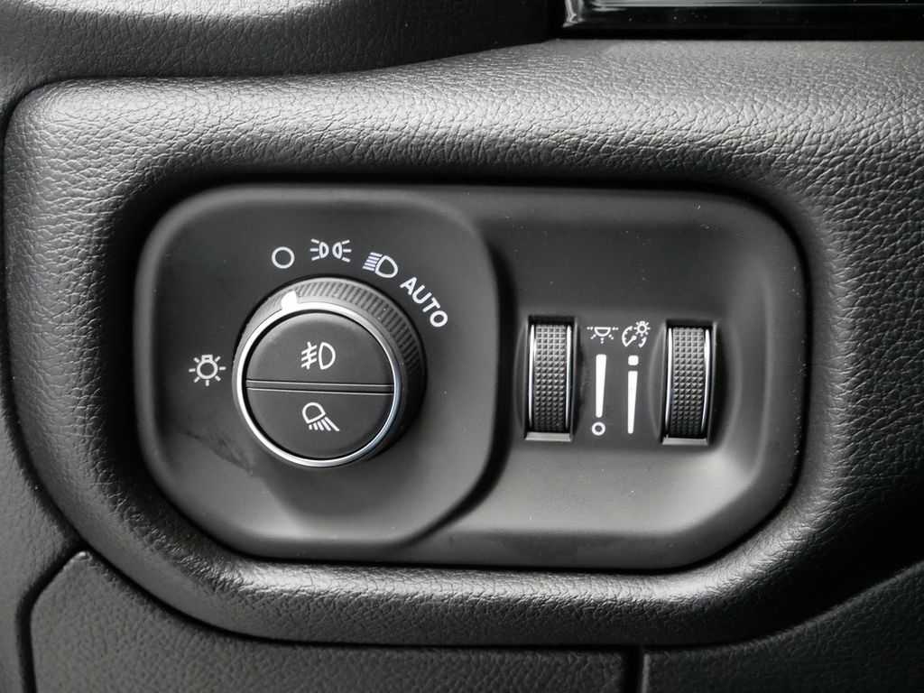 Thumbnail: 2026 RAM 1500 - 23