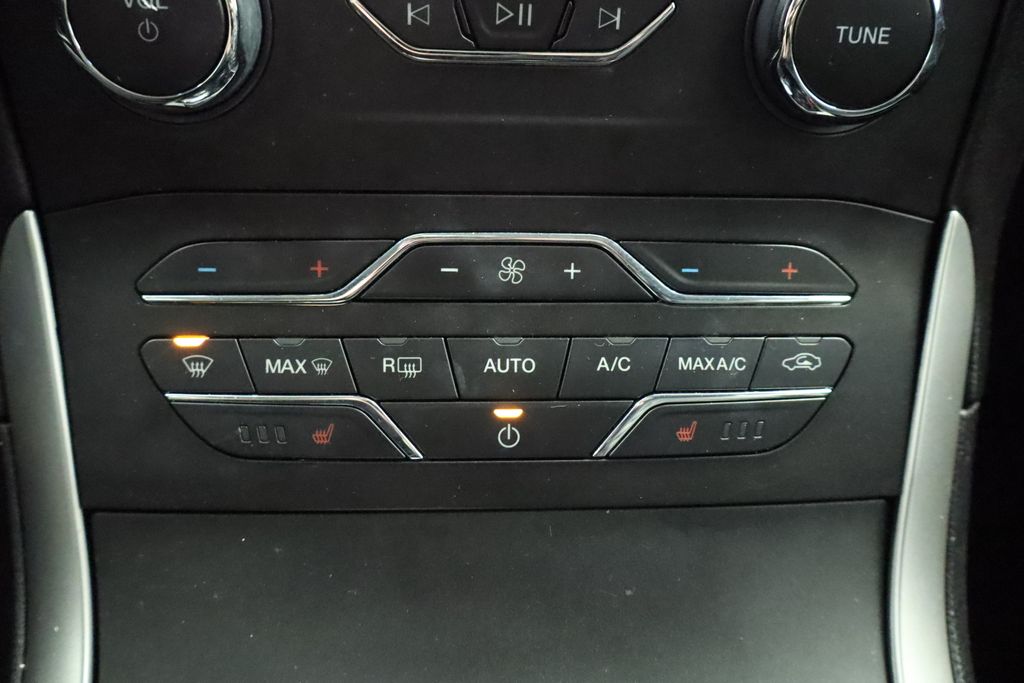 Thumbnail: 2020 Ford Edge - 37