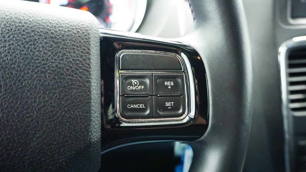 Thumbnail: 2014 Dodge Grand Caravan - 32