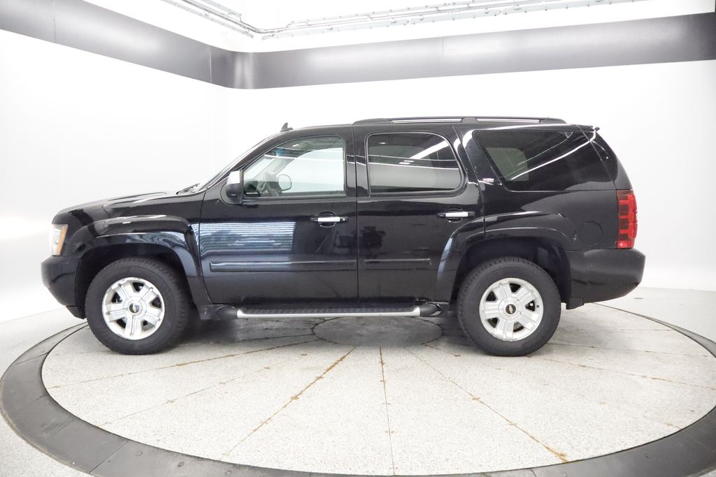 Thumbnail: 2008 Chevrolet Tahoe - 28